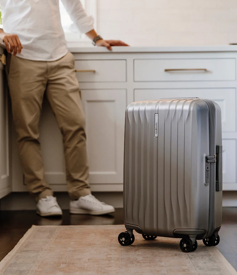 Samsonite Uplift Hardside Large Spinner Suitcase