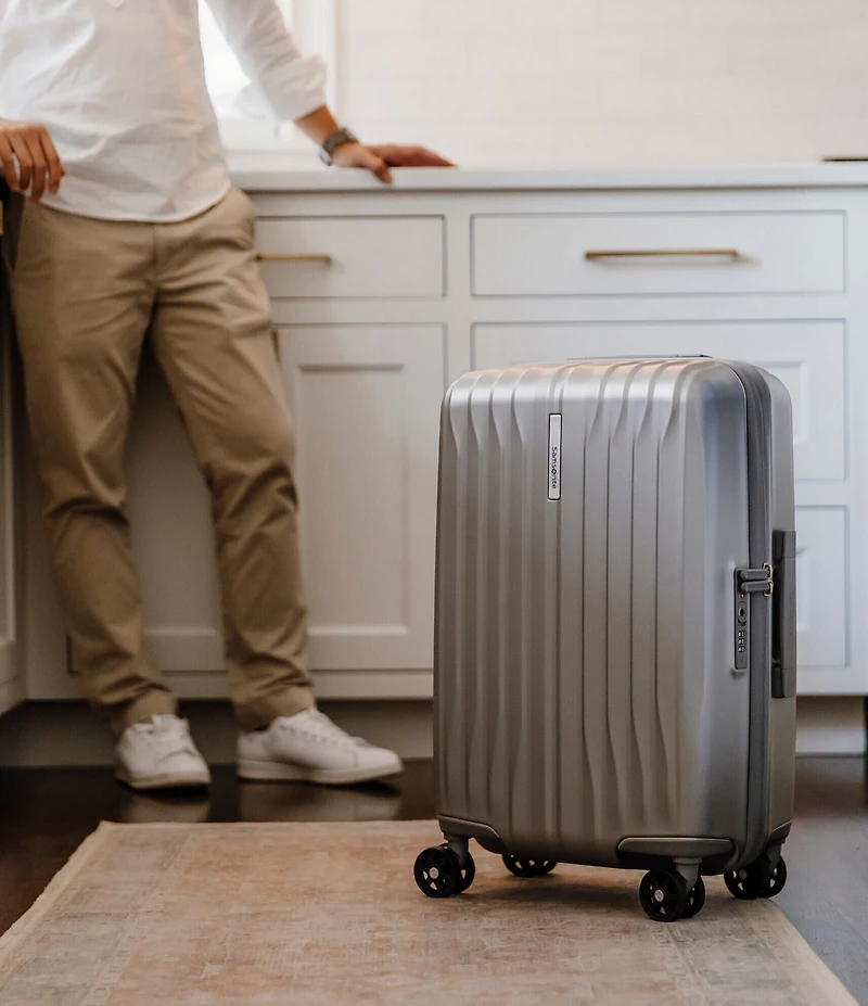 Samsonite Uplift Hardside X-Large Spinner Suitcase