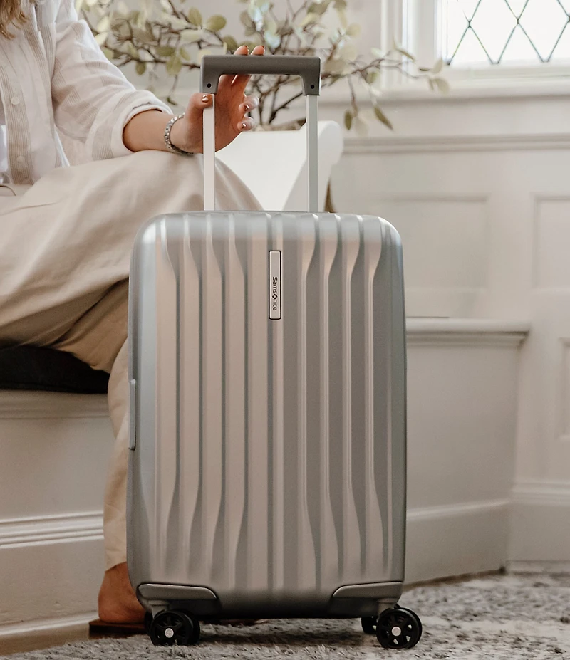 Samsonite Uplift 22#double; Hardside Carry-On Spinner Suitcase
