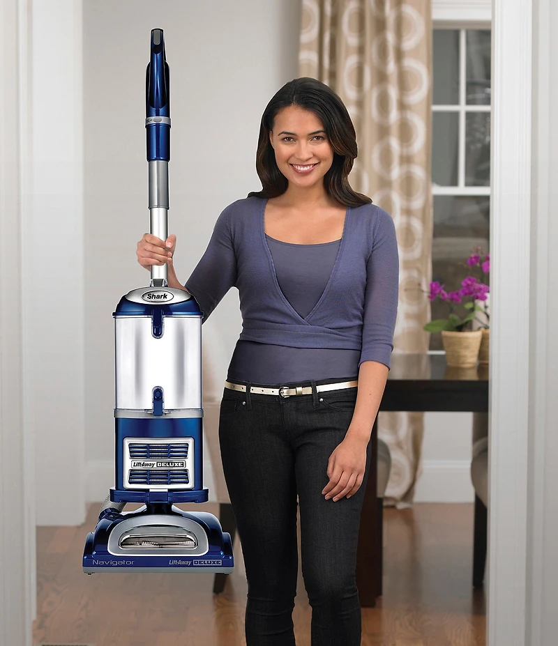 Shark Navigator Lift-Away Deluxe Upright Vacuum Cleaner