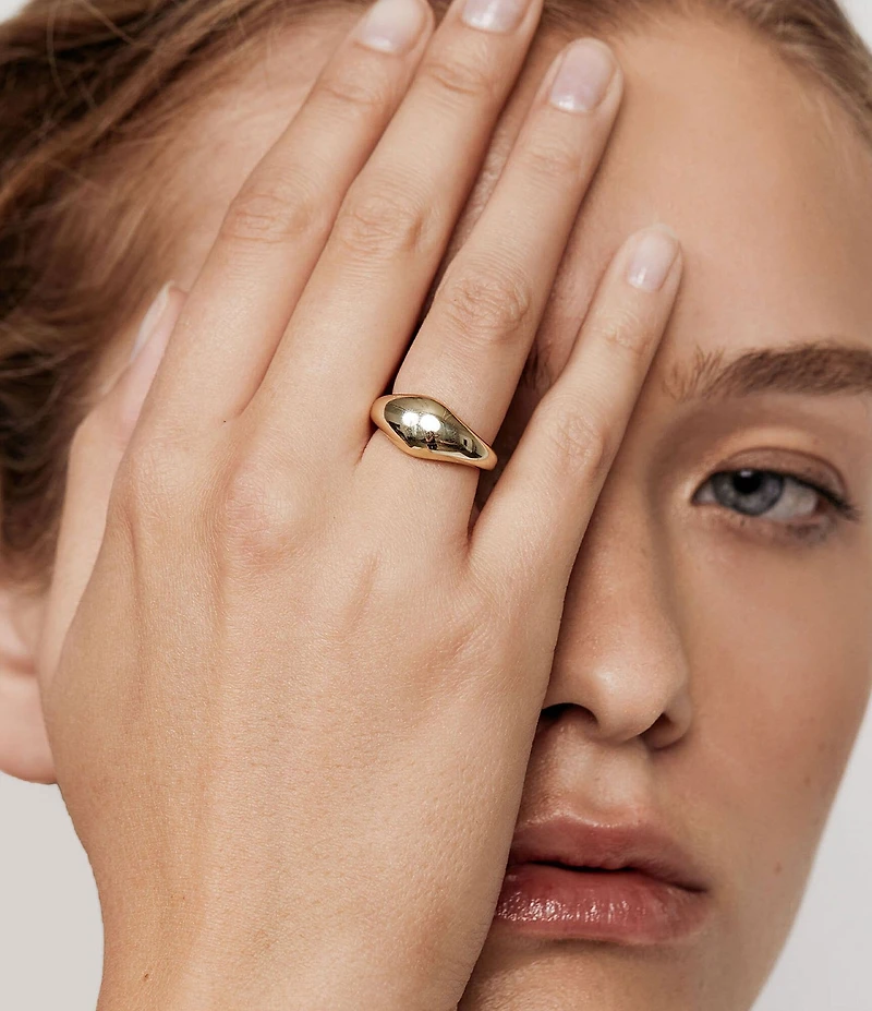 SHASHI Delphine Scuptural Ring Set