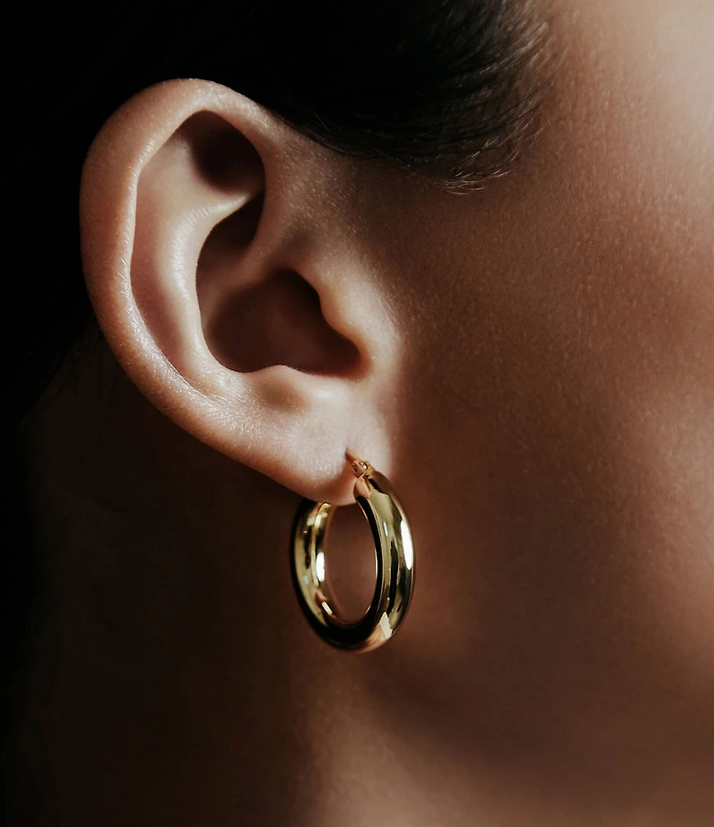 SHASHI Dominique Hoop Earrings