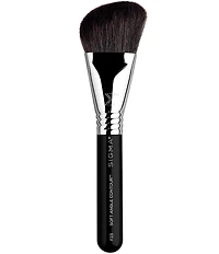 Sigma Beauty F23 - Soft Angle Contour