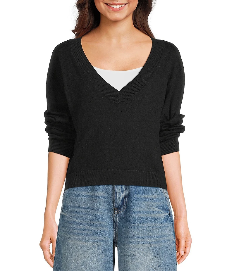 Signature 8 V-Neck Long Sleeve Sweater