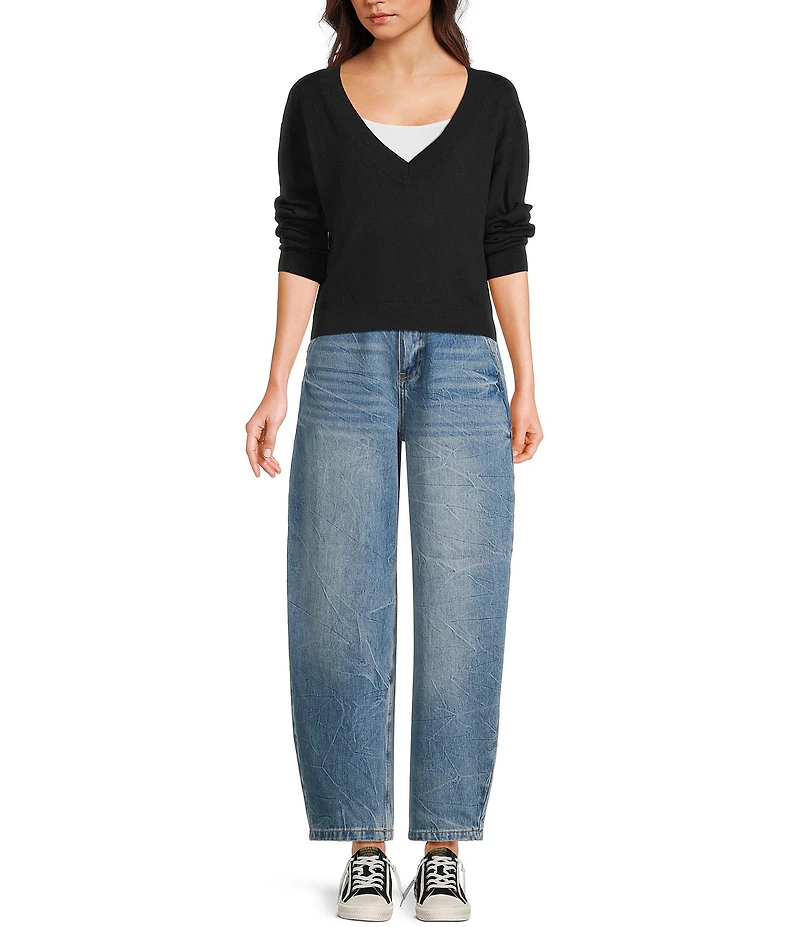 Signature 8 V-Neck Long Sleeve Sweater