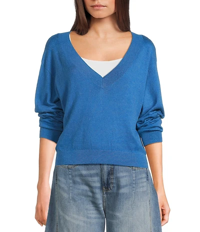 Signature 8 V-Neck Long Sleeve Sweater