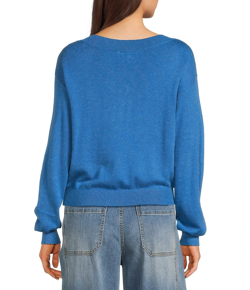 Signature 8 V-Neck Long Sleeve Sweater