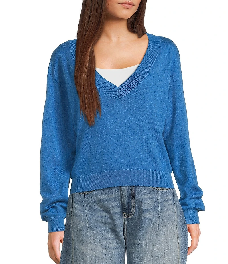 Signature 8 V-Neck Long Sleeve Sweater