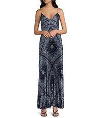 Skies Are Blue Bandana Print V-Neck Sleeveless Pleated Maxi Dress