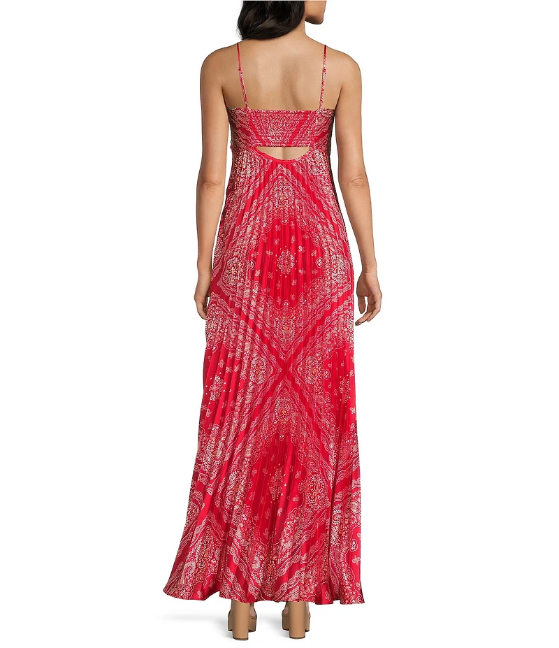 Skies Are Blue Bandana Print V-Neck Sleeveless Pleated Maxi Dress