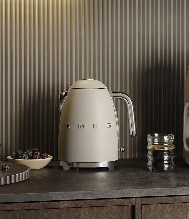 Smeg 50's Retro Matte 7-Cup Stainless Steel Variable Temperature Electric Kettle