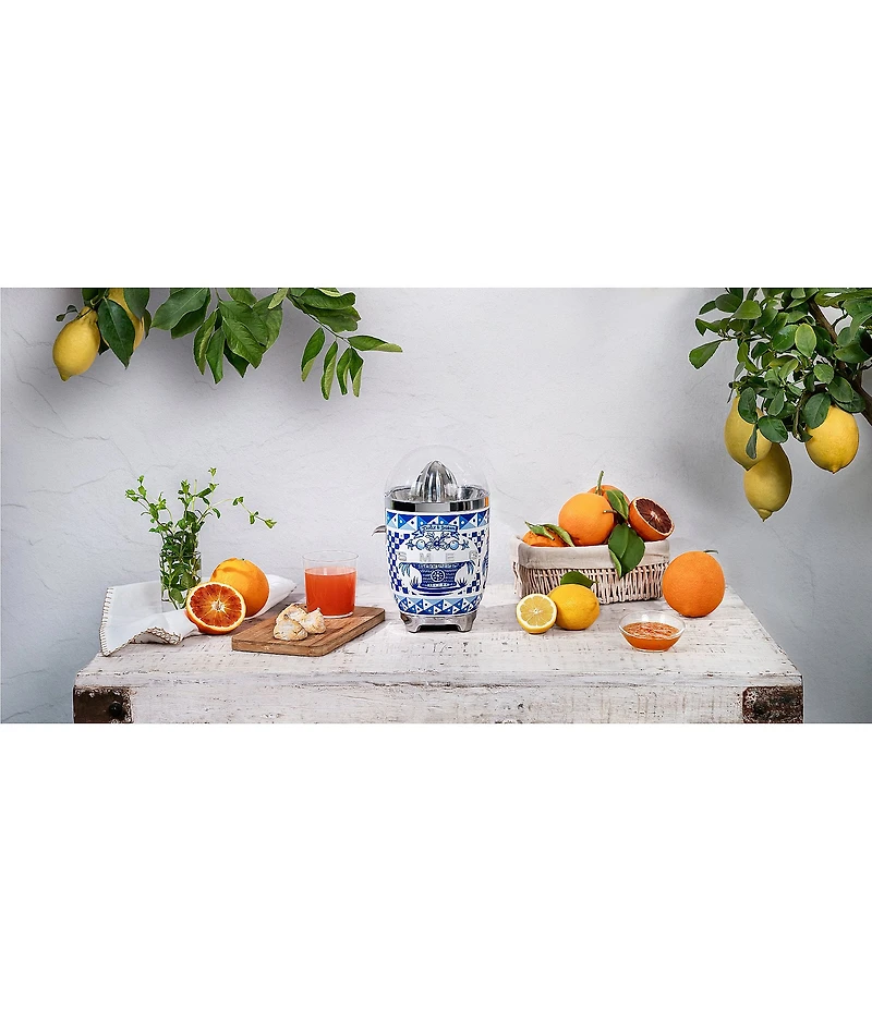 Smeg x Dolce & Gabbana 50's Retro Citrus Juicer