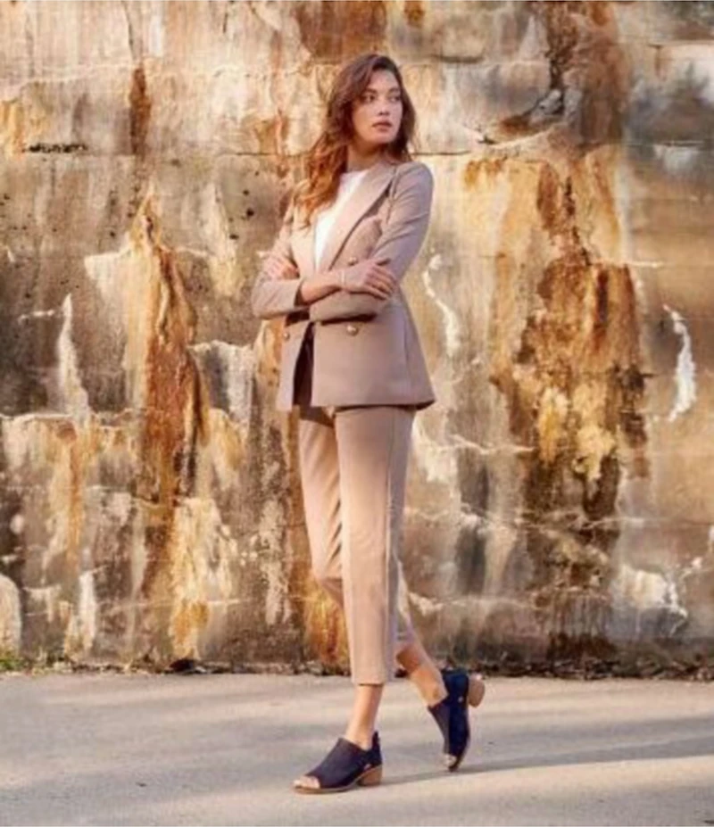 Sofft Carleigh Suede Rounded Stack Heel Peep Toe Shoes