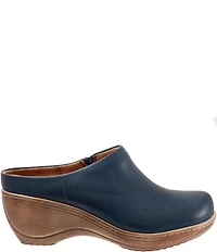 SoftWalk Madison Leather Clogs
