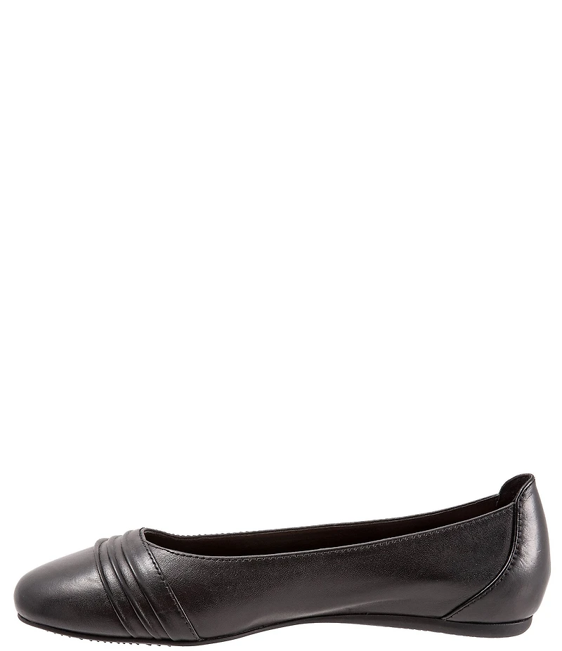 SoftWalk Safi Ruched Leather Flats