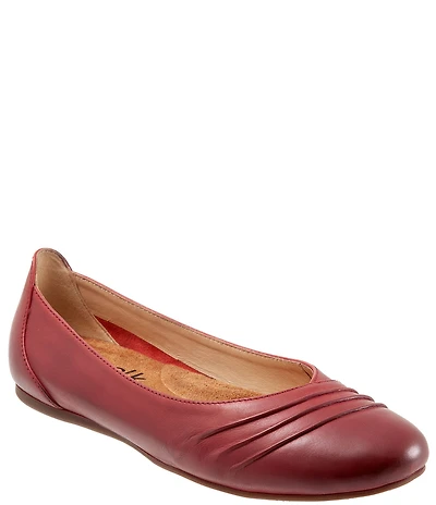 SoftWalk Safi Leather Ruched Flats