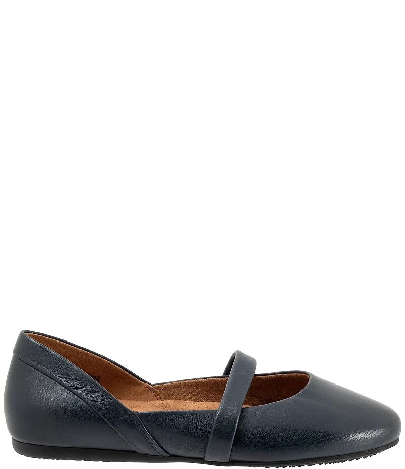 SoftWalk Samara Leather Flats