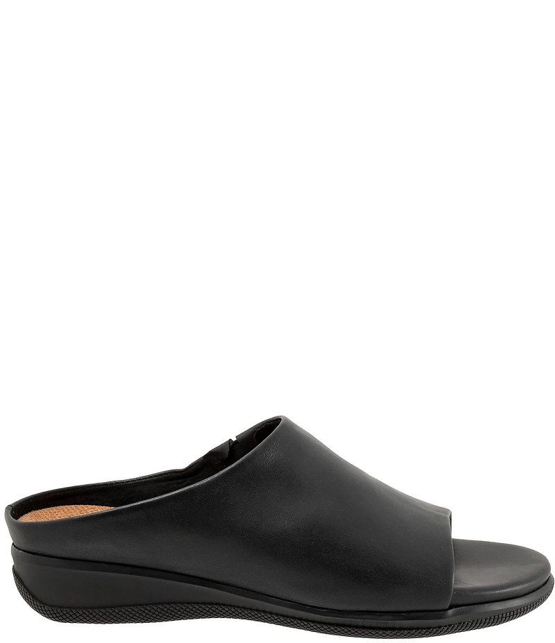 SoftWalk Turner Leather Slide Sandals