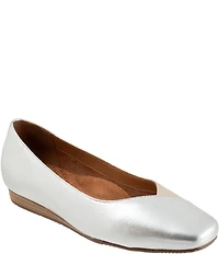 SoftWalk Vina Leather Mini Wedge Slip On Pumps