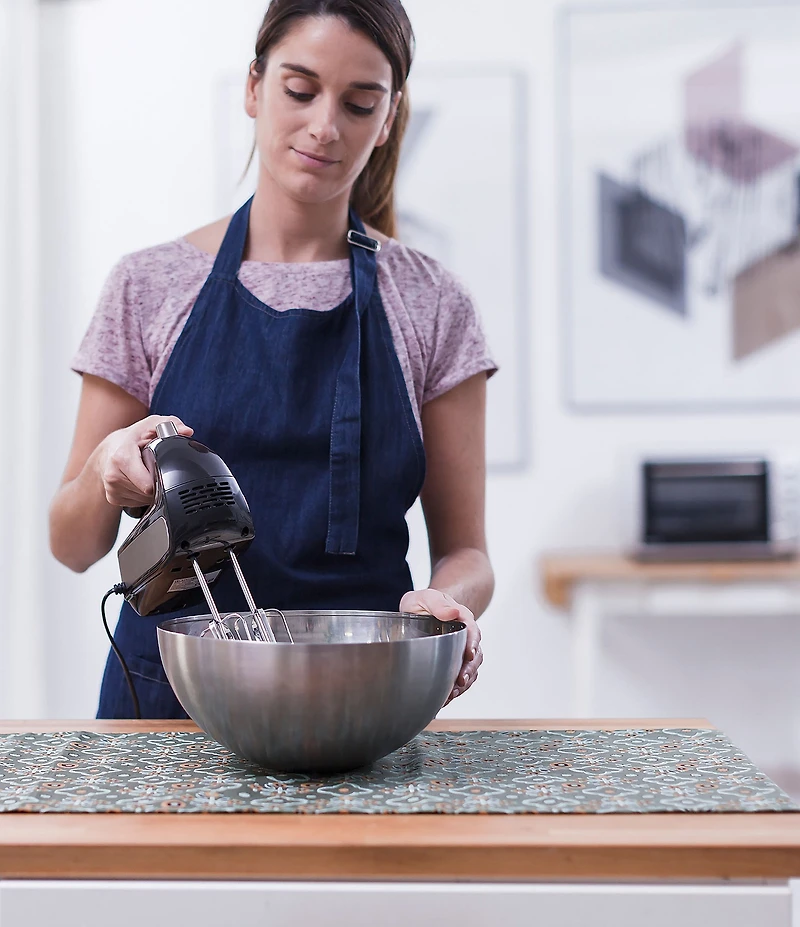 SOLAC 5-Speed + Turbo 200W Hand Mixer with Beaters and Dough Hooks