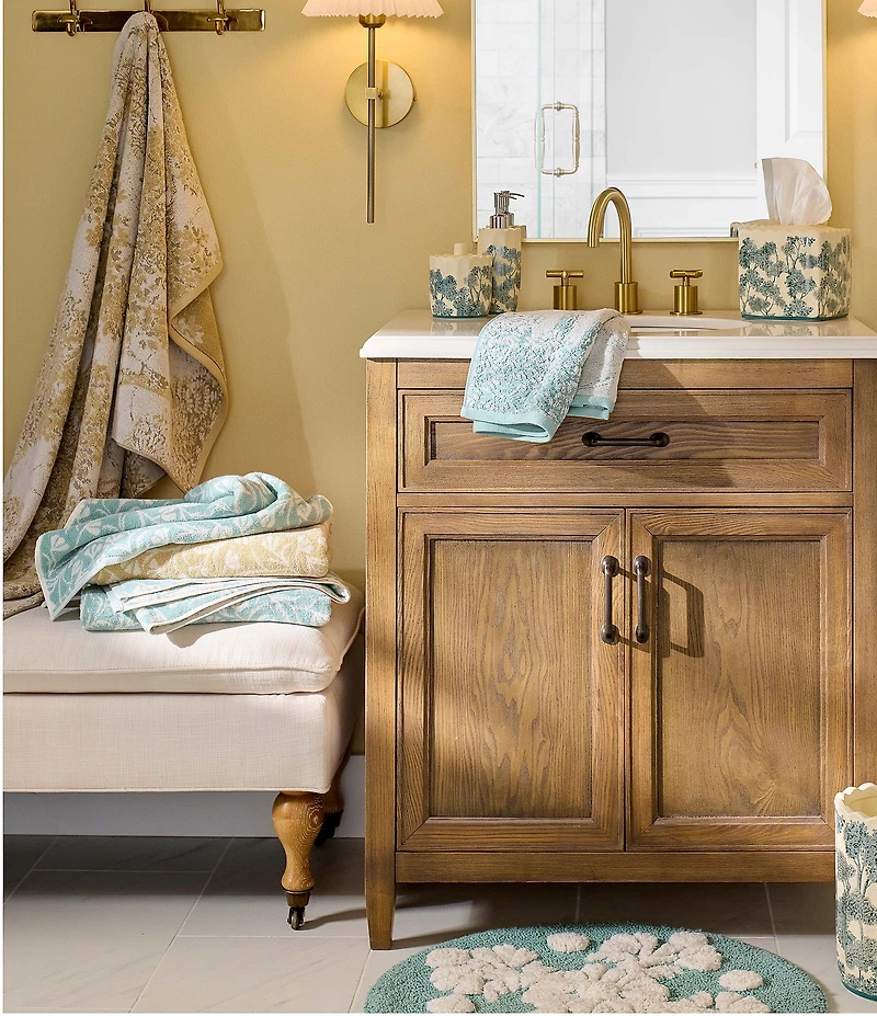 Southern Living Willa Colleciton Jacquard Woven Vine Print Pattern Bath Towels