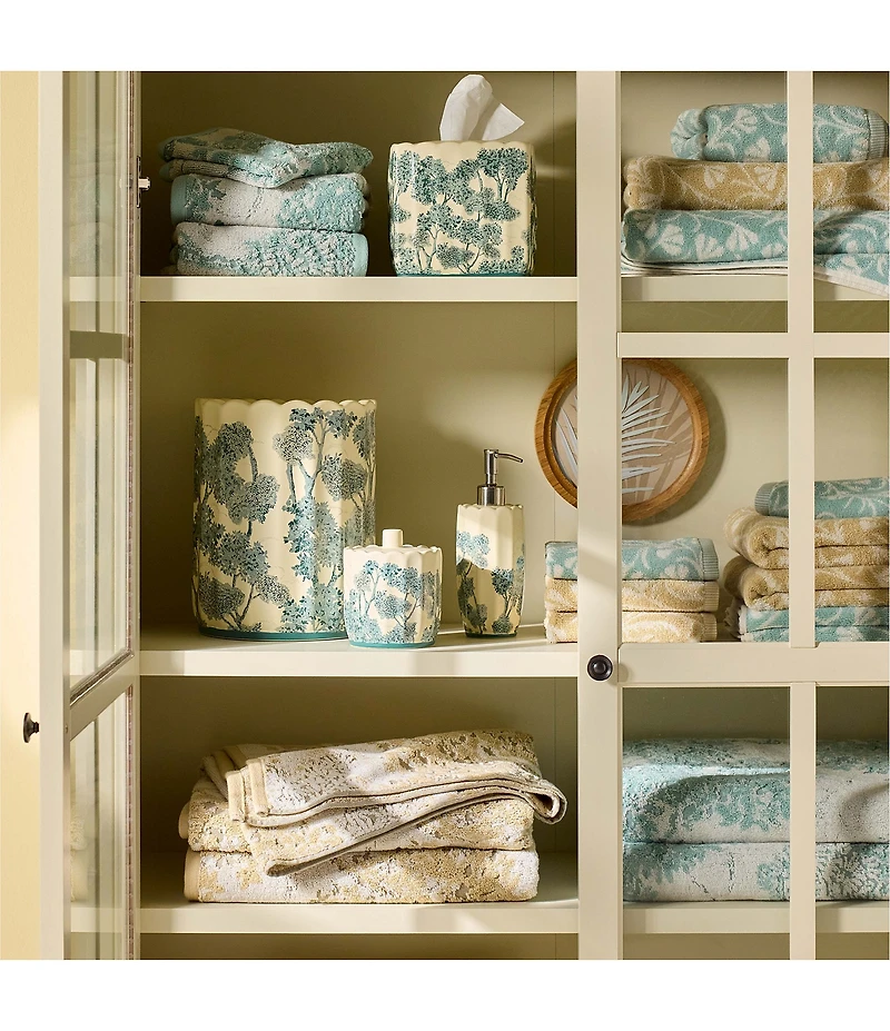 Southern Living Willa Colleciton Jacquard Woven Vine Print Pattern Bath Towels