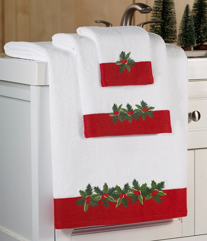 Southern Living Holiday Collection Garland Embroidered Bath Towels