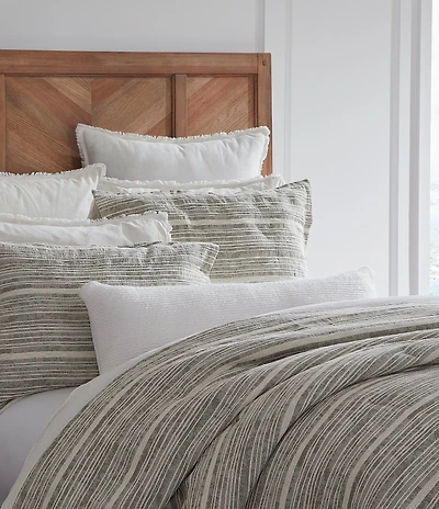 Southern Living Simplicity Collection Hayden Matelasse Quilted Comforter