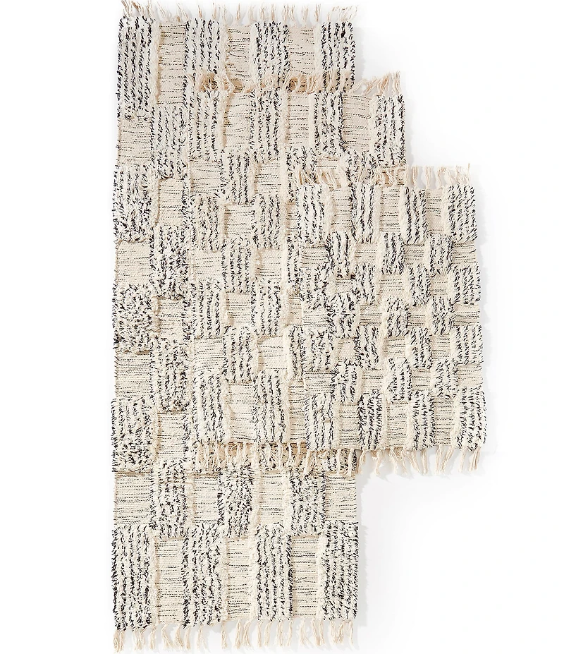 Southern Living Simplicity Mason Woven Tufted with Tassel Bath Rug