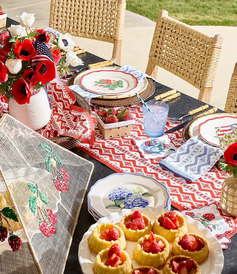 Southern Living Strawberry Scalloped Accent Plates, Set of 2