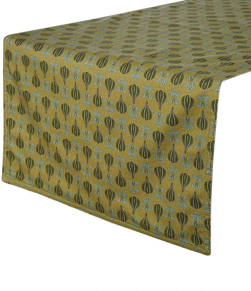 Southern Living Woodland Forage Squirrel and Fox Reversible Runner, 72#double;