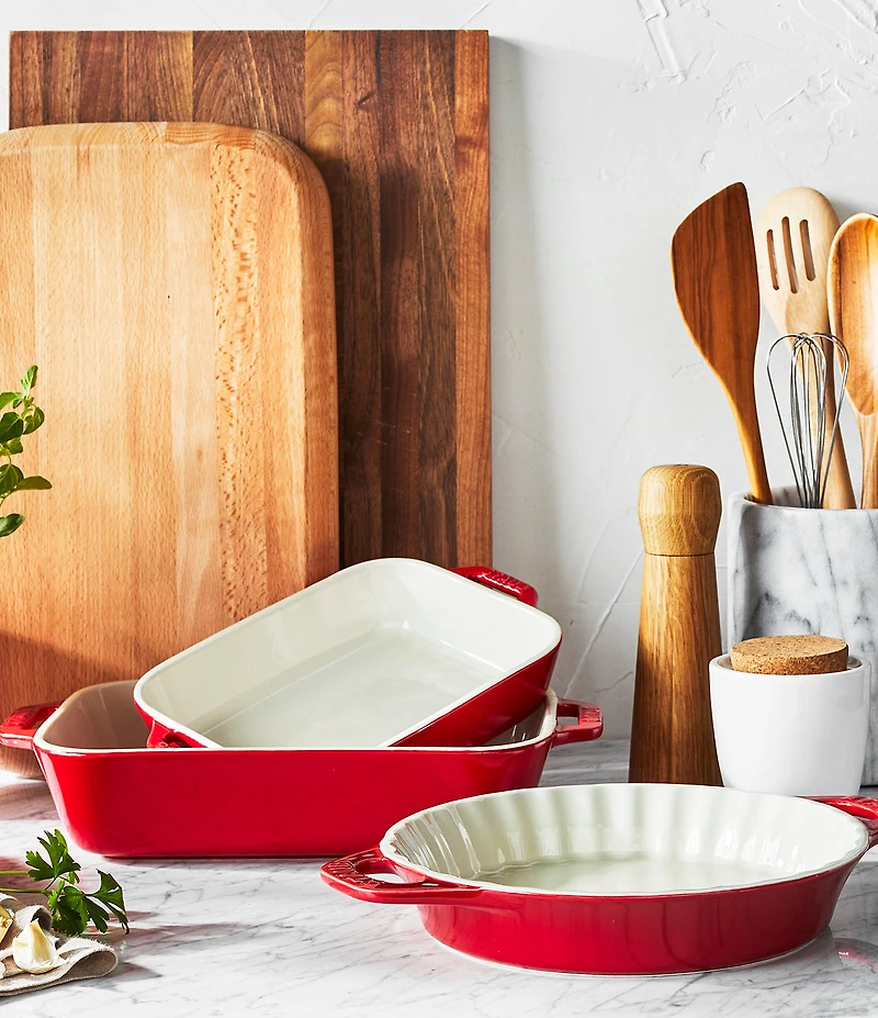 Staub Stoneware 9-inch Pie Dish