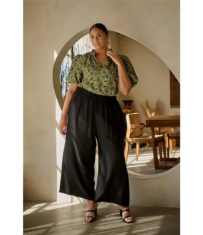 Sugarlips Plus Short Sleeve Floral Jacquard Split Neck Top