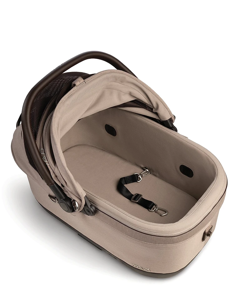 Tavo Pet Maeve™ iso Wind + Roscoe™ Trek Pet Car Seat + Stroller Travel System