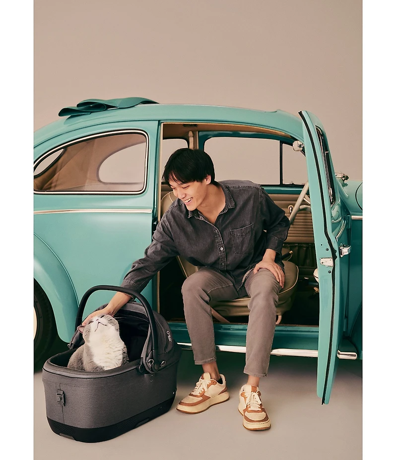 Tavo Pet Maeve™ ISO Wind Pet Car Seat with Built in Fan & Isofix Latches, ISO6x Wind Size