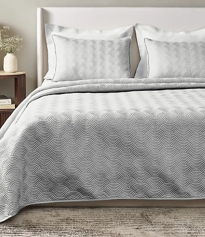 The Art Of Home From Ann Gish Scalloped Coverlet Mini Set