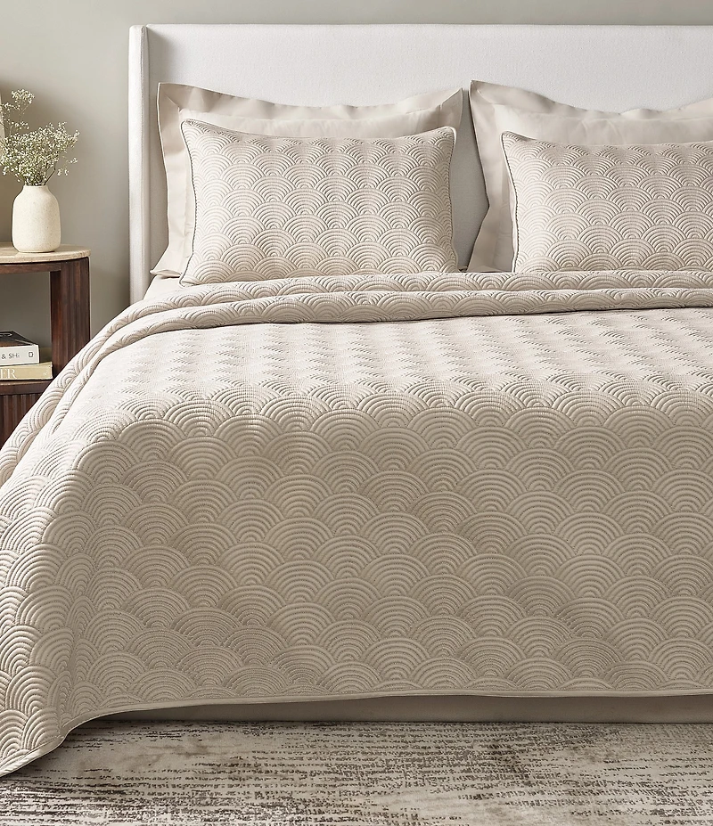 The Art Of Home From Ann Gish Scalloped Coverlet Mini Set