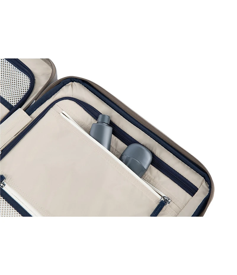 Travelpro Platinum Elite Hardside 21#double; Expandable Carry-On Spinner Suitcase