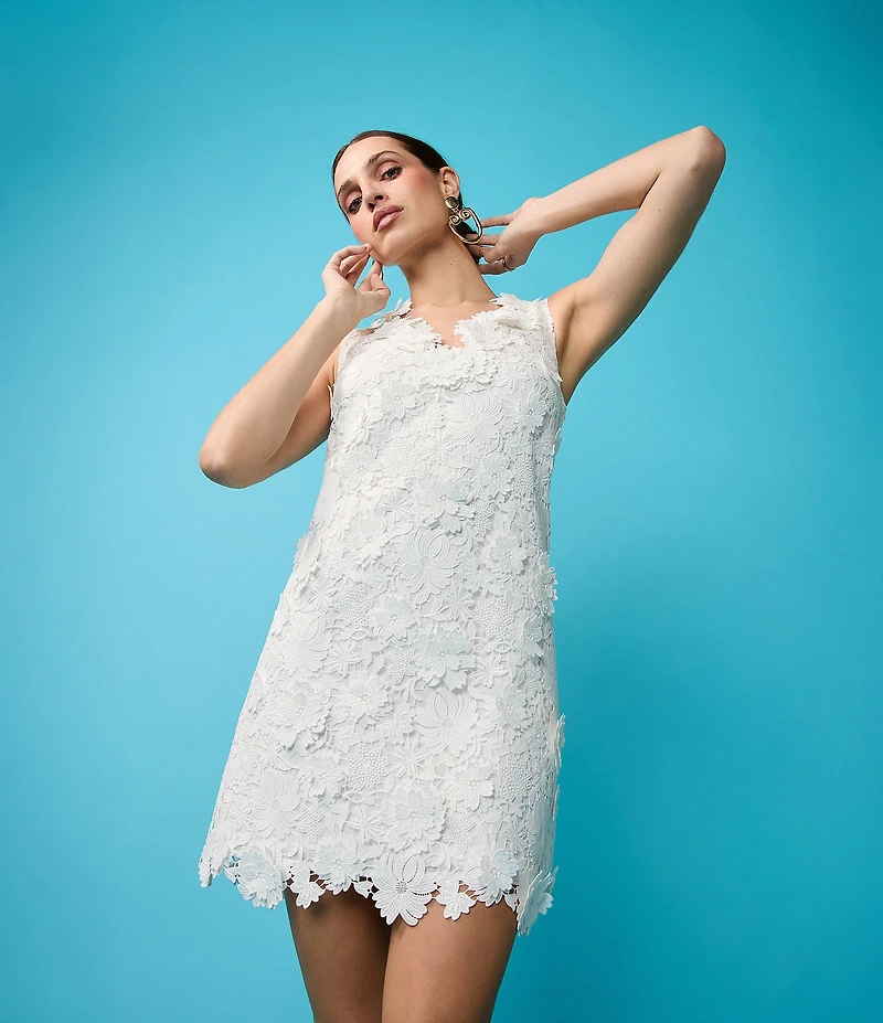 Trina Turk Lovelee 3D Floral Lace V-Neck Sleeveless Scallop Hem Sheath Mini Dress