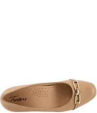 Trotters Dakota Leather Bit Buckle Pumps