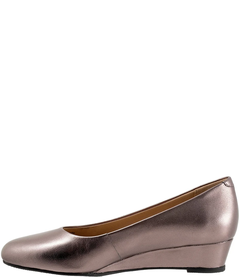 Trotters Denisse Leather Wedge Pumps