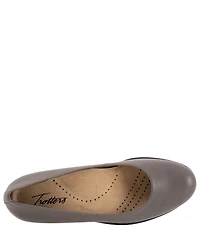 Trotters Rozalin Leather Pumps