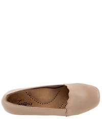 Trotters Sage Scalloped Trim Loafers