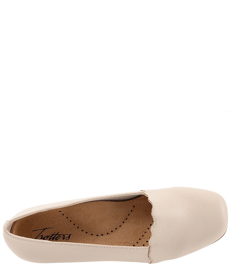Trotters Sage Scalloped Trim Loafers