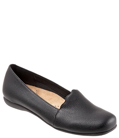 Trotters Sage Scalloped Trim Loafers