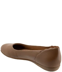 Trotters Sunny Leather Scalloped Ballet Flats