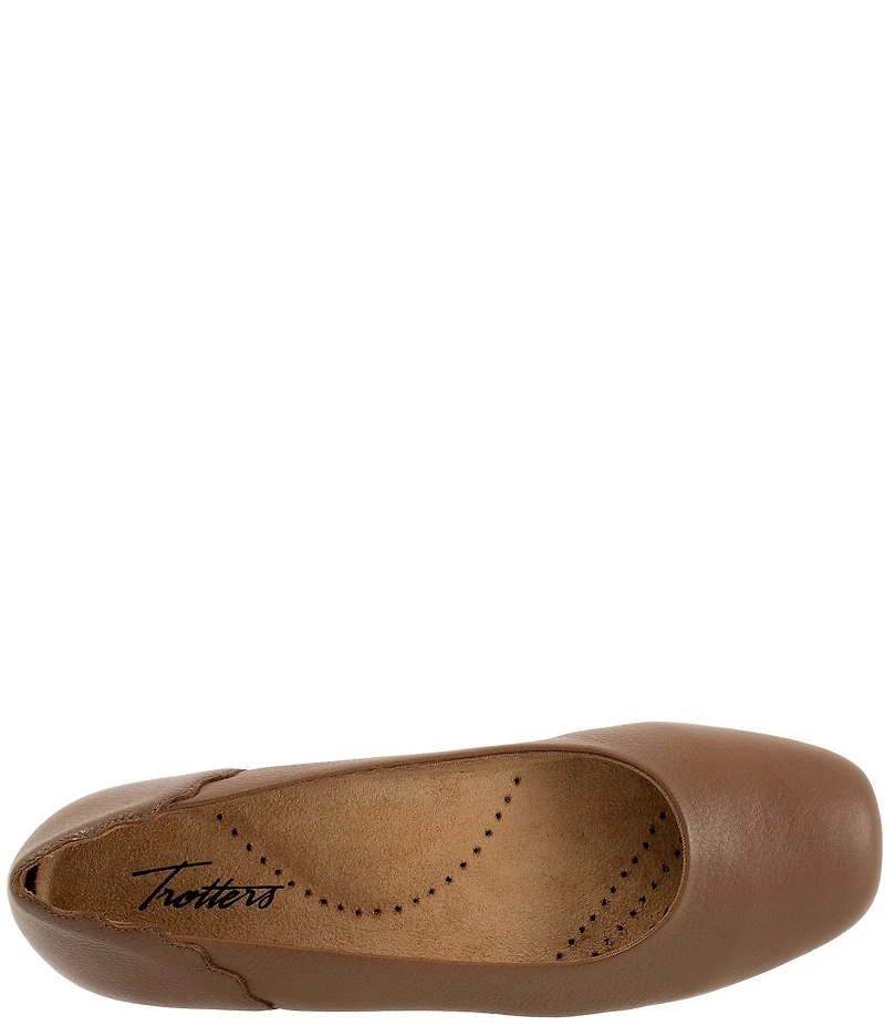 Trotters Sunny Leather Scalloped Ballet Flats