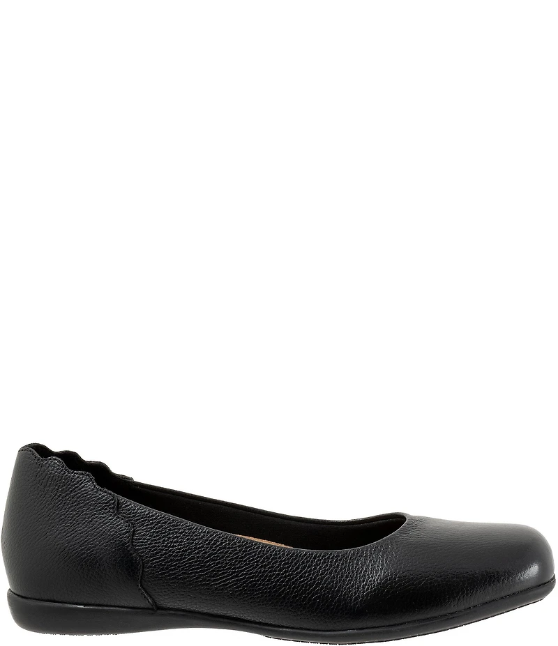 Trotters Sunny Leather Scalloped Ballet Flats