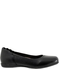 Trotters Sunny Leather Scalloped Ballet Flats