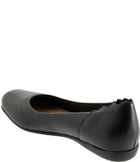 Trotters Sunny Leather Scalloped Ballet Flats